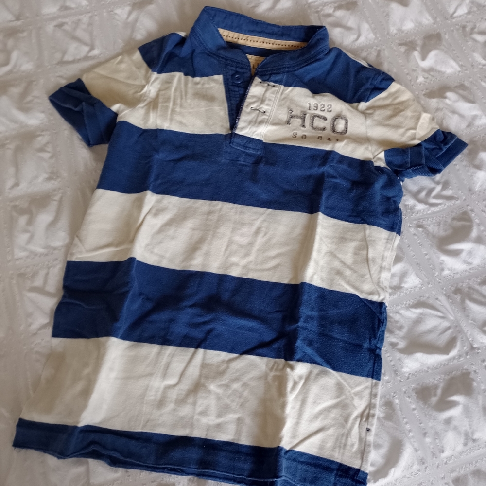 Hollister tee
